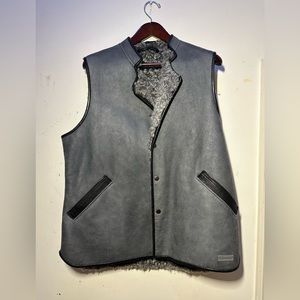 A-K Wiberg men’s large sheepskin vest